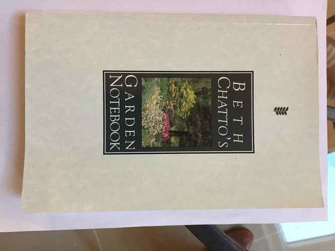 Beth Chatto's Garden Notebook by Beth Chatto
