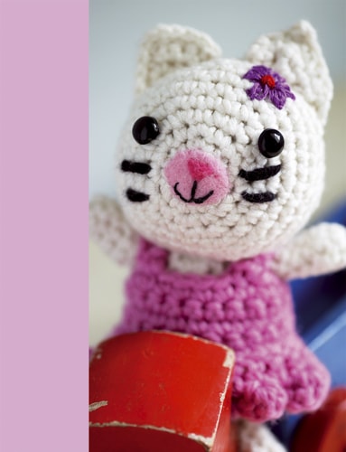 Super-cute Crochet Paperback Lined Journal by Cico Stationery Staff, Ryland Peters and Small Staff
