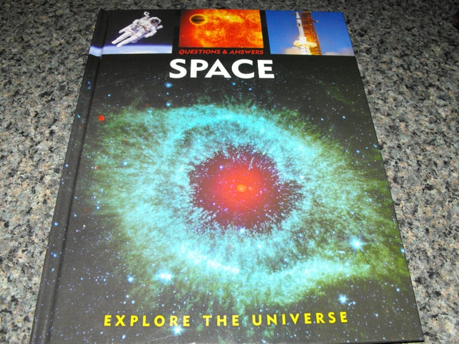 Questions & Answers: Space: Learn How Things Work by Capella (2012) Hardcover by Capella